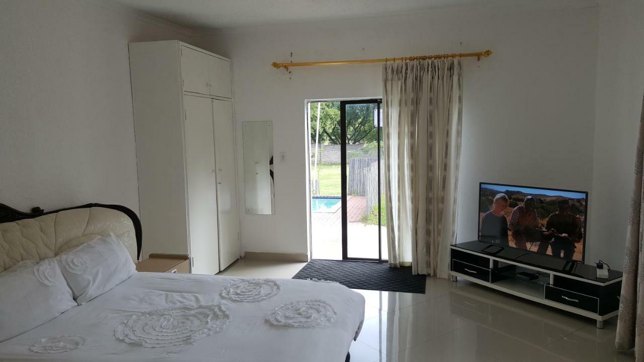 Simbasun Cottages Midrand Exterior foto